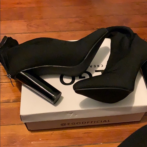 Siam Black Lycra - Picture 4 of 4